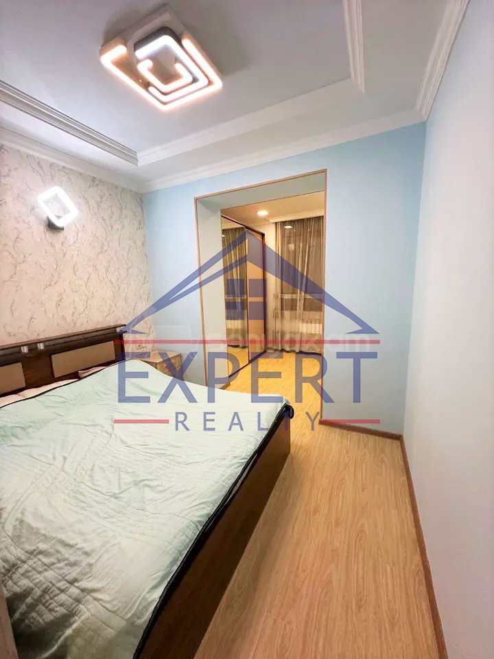 3 Սենյականոց Բնակարան Քարե Շենքում, 73քմ, 4/5 հարկ, Կապիտալ Վերանորոգված, Կահավորված