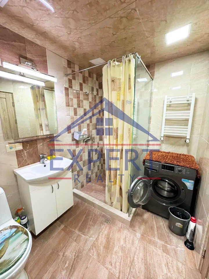 3 Սենյականոց Բնակարան Քարե Շենքում, 73քմ, 4/5 հարկ, Կապիտալ Վերանորոգված, Կահավորված