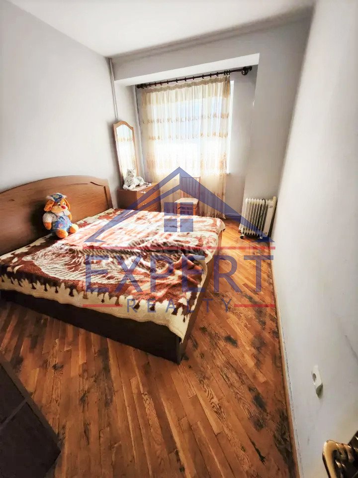 3 Սենյականոց Բնակարան Քարե Շենքում, 82քմ, 2/5 հարկ, Նորմալ Վիճակում, Կահավորված, Արևկող