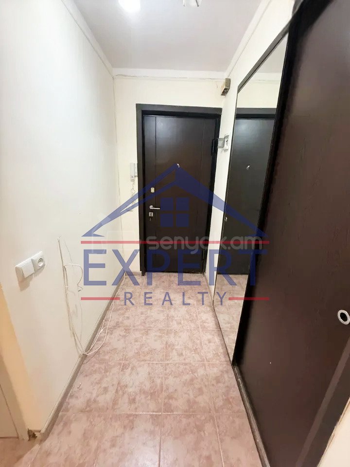 3 Սենյականոց Բնակարան Քարե Շենքում, 60քմ, 4/5 հարկ, Կապիտալ Վերանորոգված, Կահավորված