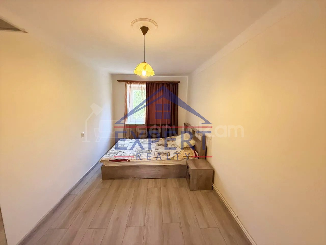 3 Սենյականոց Բնակարան Քարե Շենքում, 60քմ, 4/5 հարկ, Կապիտալ Վերանորոգված, Կահավորված