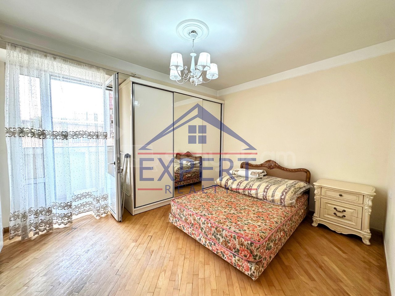 4 Սենյականոց Բնակարան, 89քմ, 2/9 հարկ, Կապիտալ Վերանորոգված