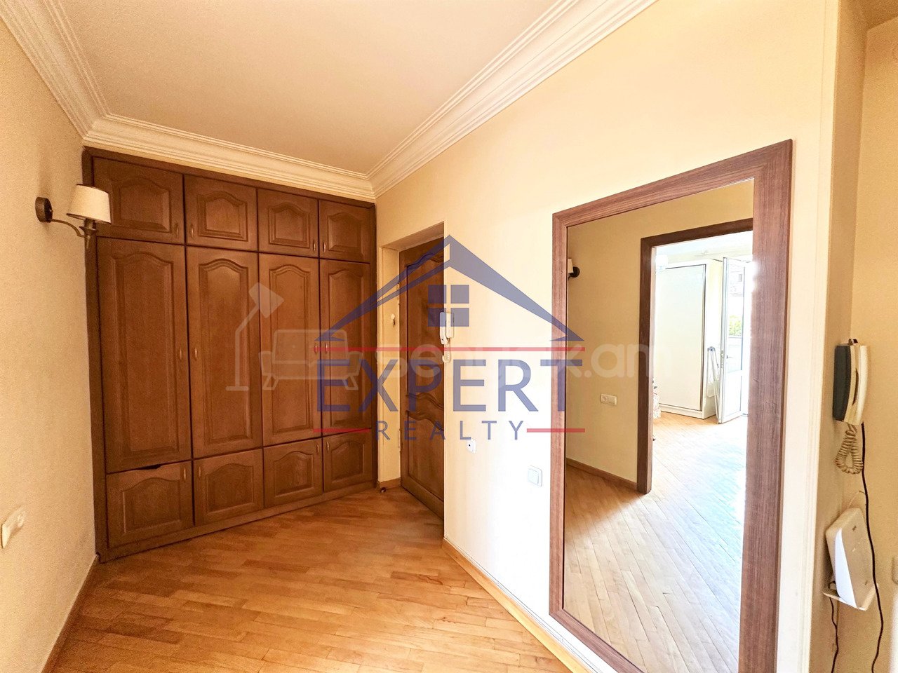 4 Սենյականոց Բնակարան, 89քմ, 2/9 հարկ, Կապիտալ Վերանորոգված