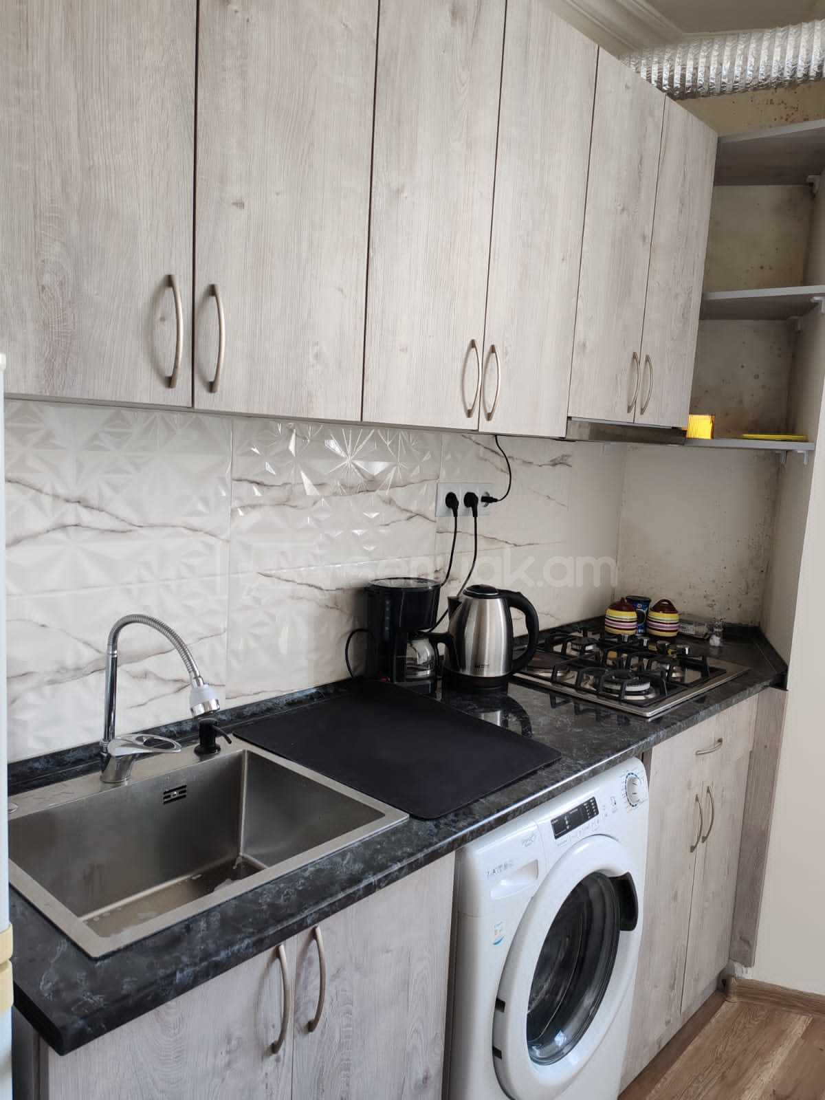 1 Սենյականոց Բնակարան Նորակառույցում, 30քմ, 11/16 հարկ, Կապիտալ Վերանորոգված