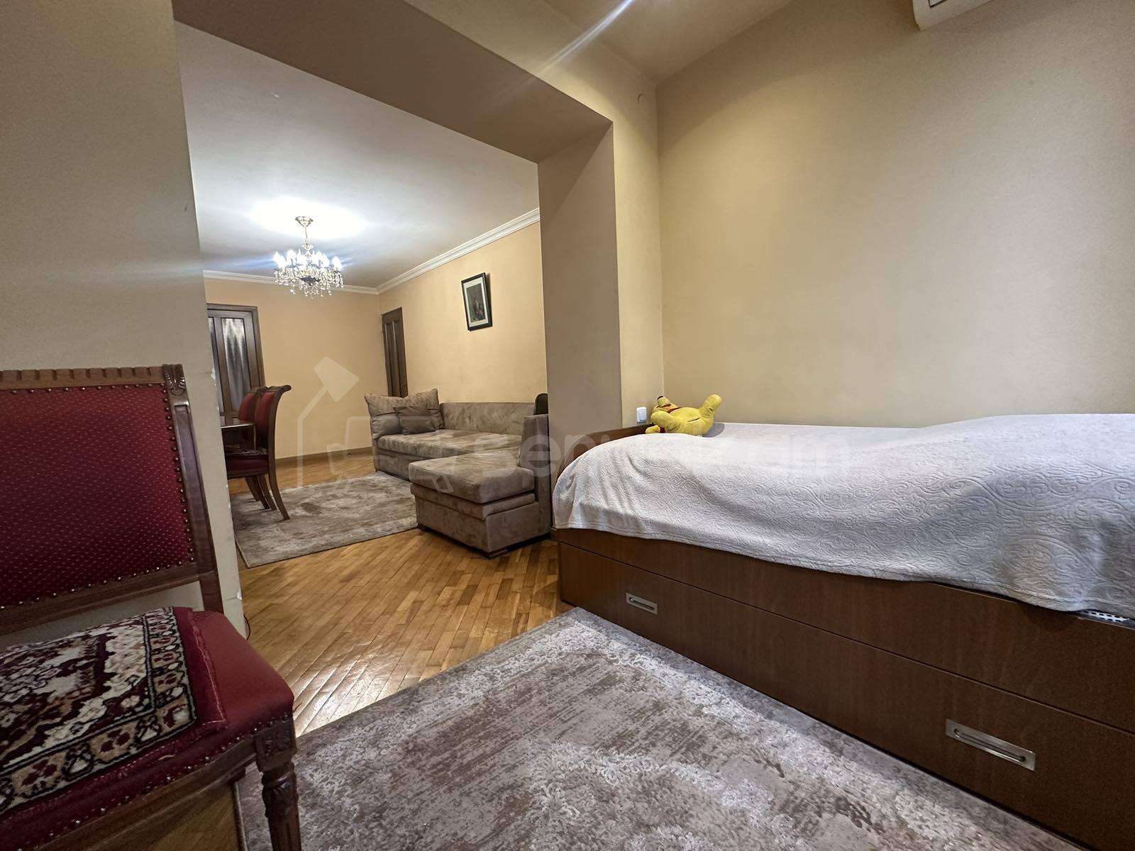 3 Սենյականոց Բնակարան Քարե Շենքում, 72քմ, 4/5 հարկ, Կապիտալ Վերանորոգված