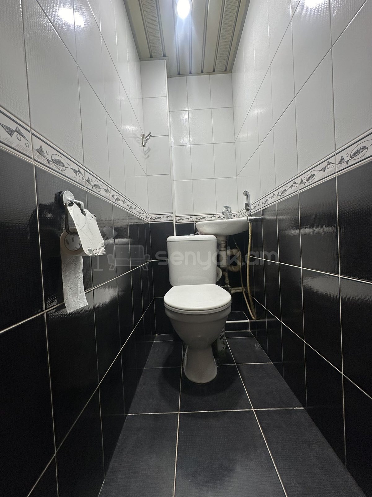 3 Սենյականոց Բնակարան Քարե Շենքում, 72քմ, 4/5 հարկ, Կապիտալ Վերանորոգված