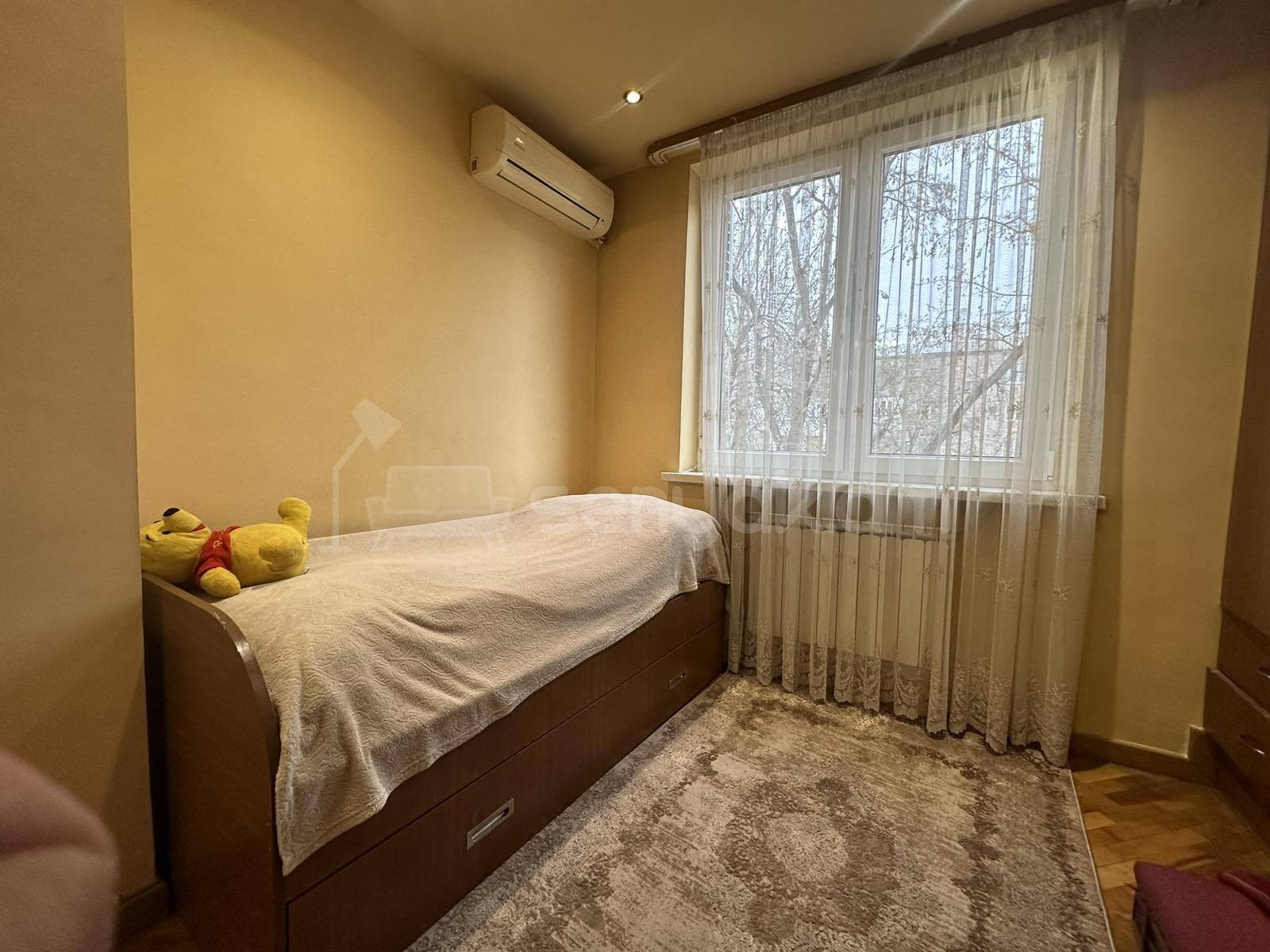 3 Սենյականոց Բնակարան Քարե Շենքում, 72քմ, 4/5 հարկ, Կապիտալ Վերանորոգված