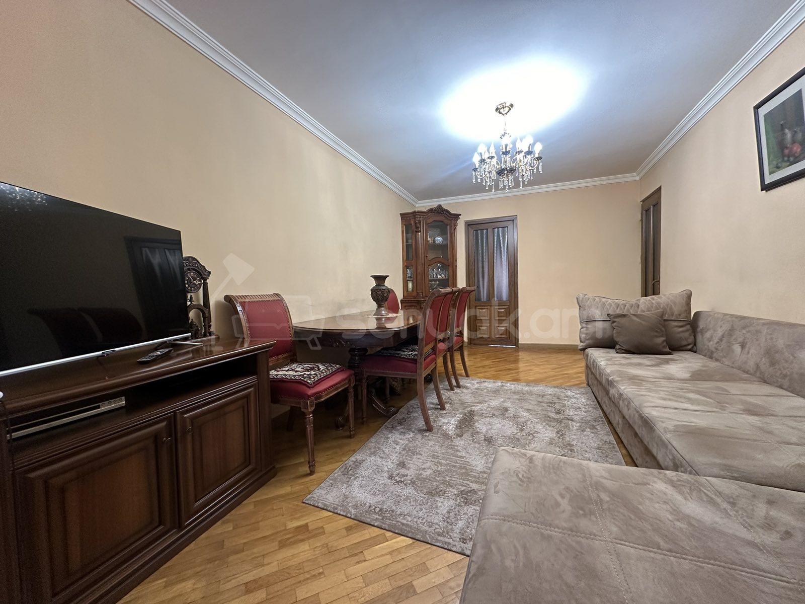 3 Սենյականոց Բնակարան Քարե Շենքում, 72քմ, 4/5 հարկ, Կապիտալ Վերանորոգված