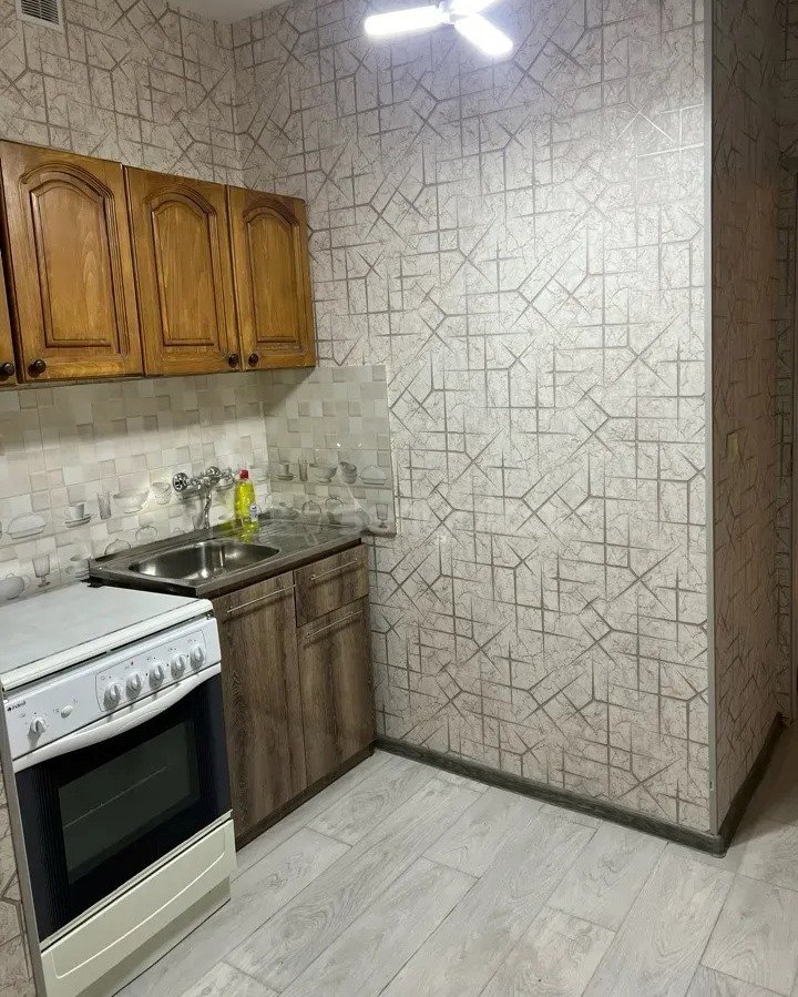 3 Սենյականոց Բնակարան Քարե Շենքում, 72քմ, 3/5 հարկ, Կապիտալ Վերանորոգված