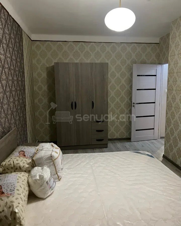 3 Սենյականոց Բնակարան Քարե Շենքում, 72քմ, 3/5 հարկ, Կապիտալ Վերանորոգված