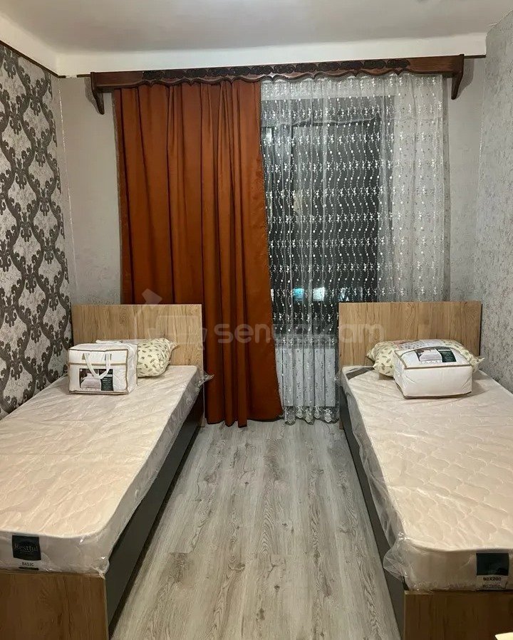 3 Սենյականոց Բնակարան Քարե Շենքում, 72քմ, 3/5 հարկ, Կապիտալ Վերանորոգված