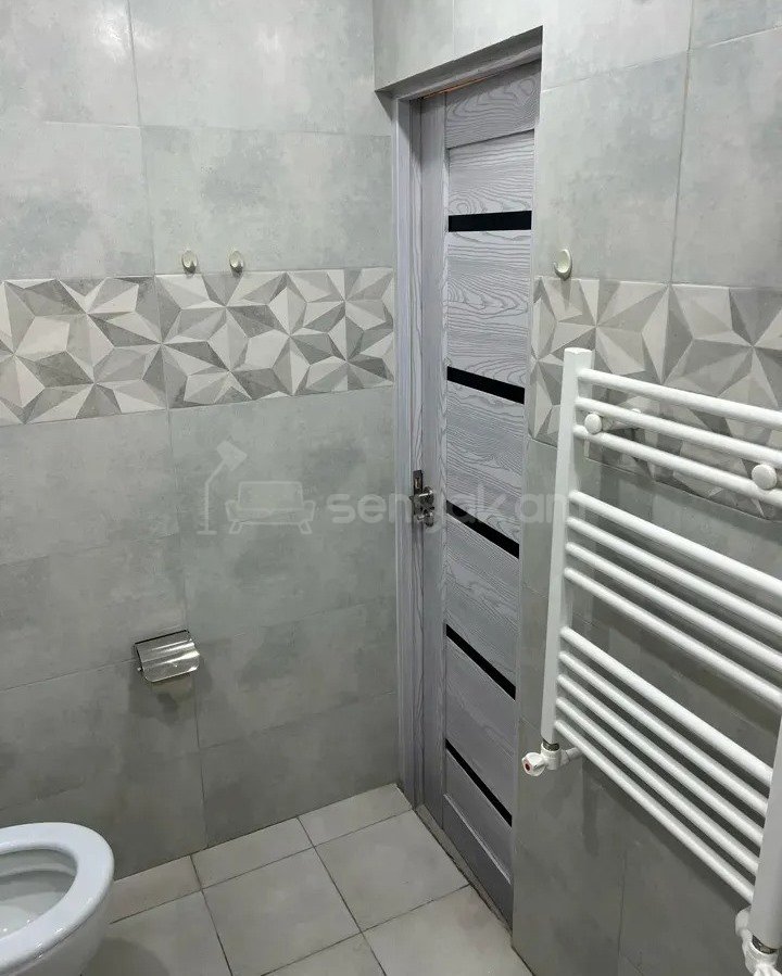 3 Սենյականոց Բնակարան Քարե Շենքում, 72քմ, 3/5 հարկ, Կապիտալ Վերանորոգված