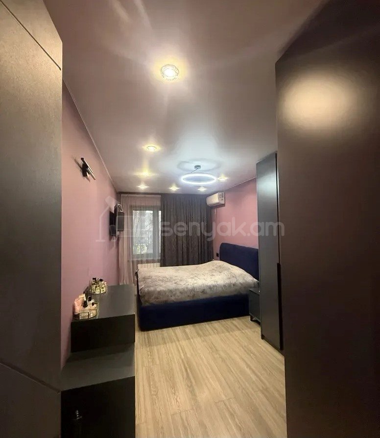 3 Սենյականոց Բնակարան Քարե Շենքում, 55քմ, 3/4 հարկ, Դիզայներական Վերանորոգված