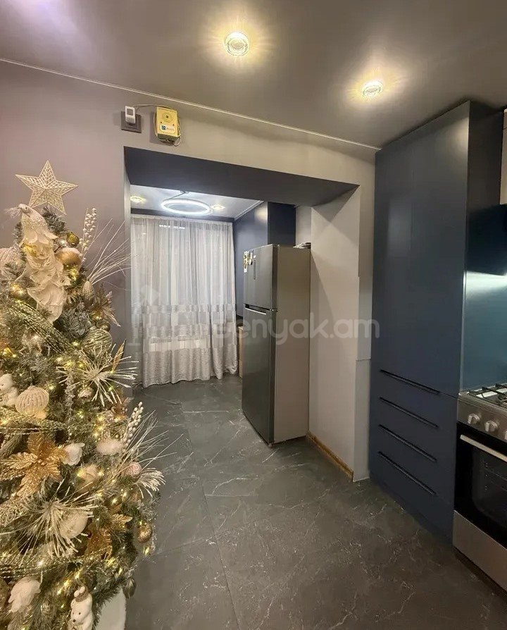 3 Սենյականոց Բնակարան Քարե Շենքում, 55քմ, 3/4 հարկ, Դիզայներական Վերանորոգված