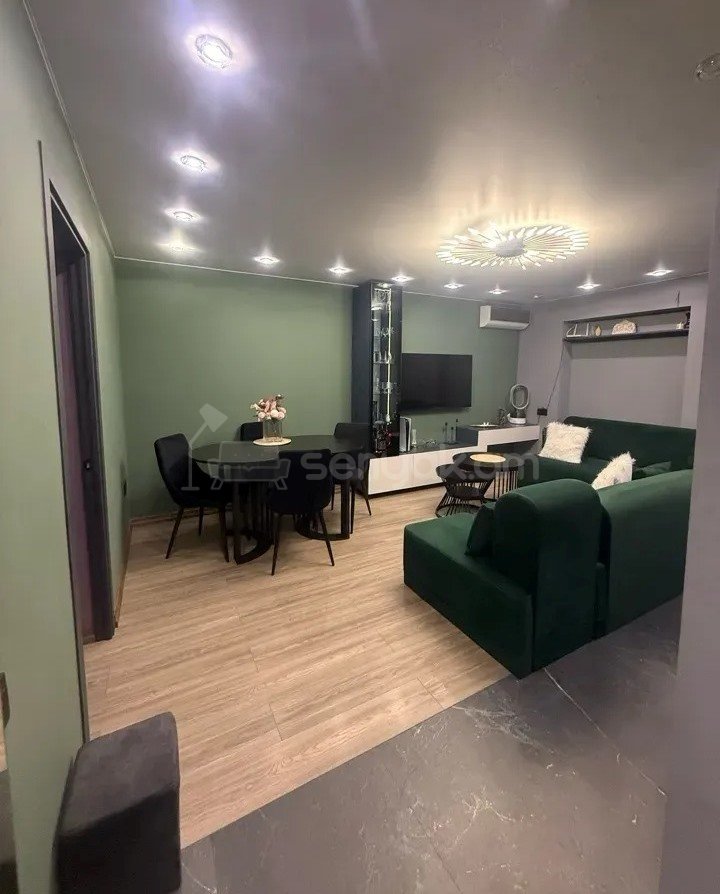 3 Սենյականոց Բնակարան Քարե Շենքում, 55քմ, 3/4 հարկ, Դիզայներական Վերանորոգված