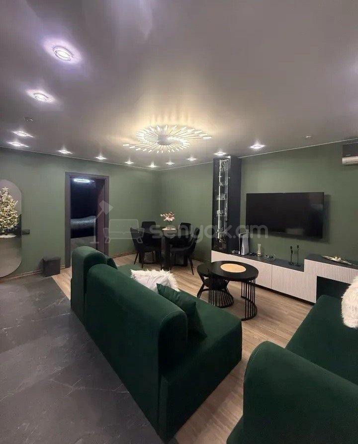 3 Սենյականոց Բնակարան Քարե Շենքում, 55քմ, 3/4 հարկ, Դիզայներական Վերանորոգված