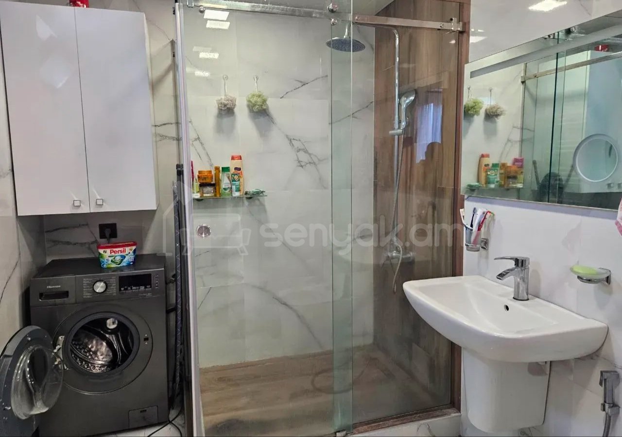 4 Սենյականոց Բնակարան Քարե Շենքում, 76քմ, 4/4 հարկ, Կապիտալ Վերանորոգված