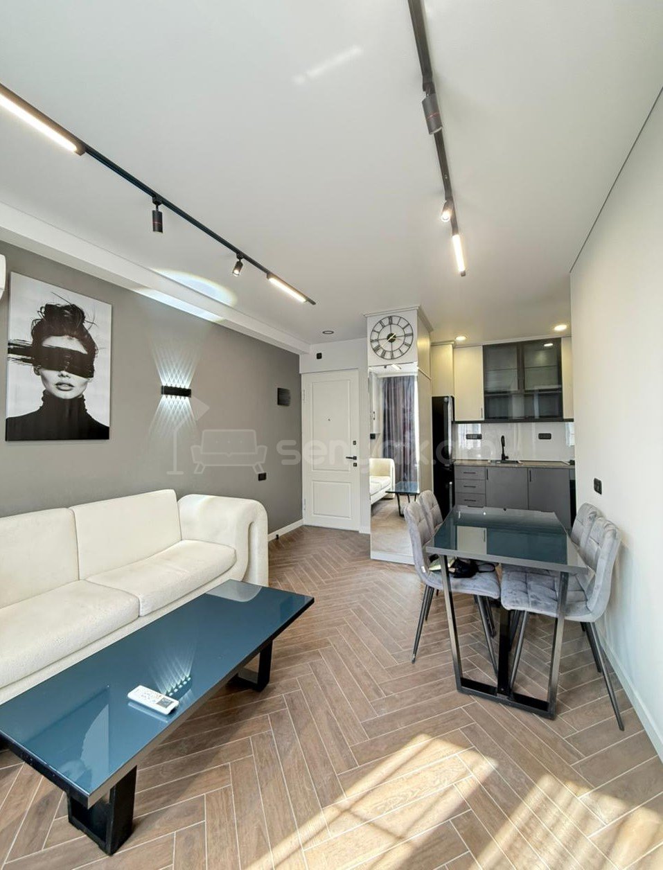 2 Սենյականոց Բնակարան, 38քմ, 7/9 հարկ, Դիզայներական Վերանորոգված