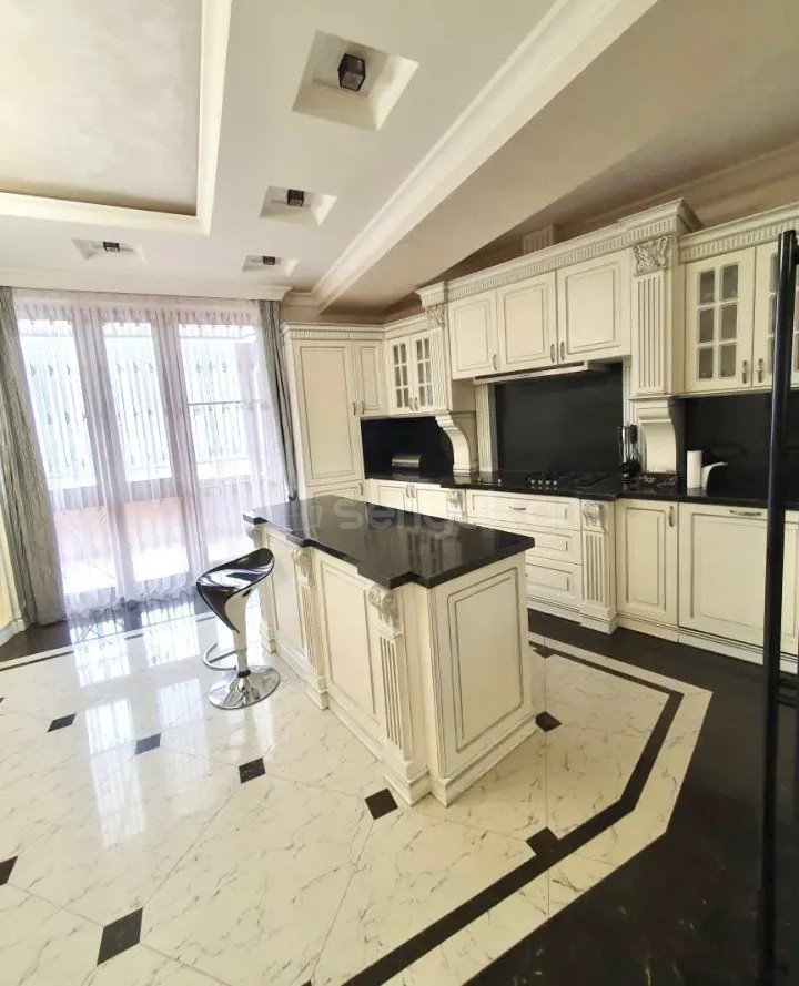 4 Սենյականոց Բնակարան Նորակառույցում, 170քմ, 3/3 հարկ, Դիզայներական Վերանորոգված