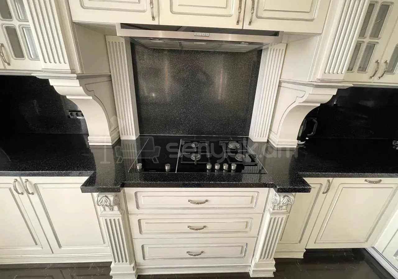 4 Սենյականոց Բնակարան Նորակառույցում, 170քմ, 3/3 հարկ, Դիզայներական Վերանորոգված