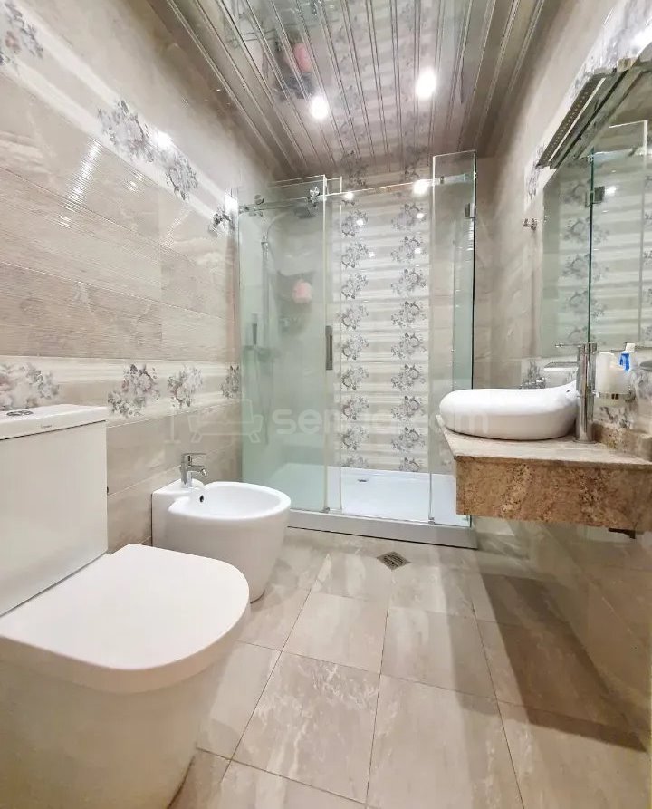 4 Սենյականոց Բնակարան Նորակառույցում, 170քմ, 3/3 հարկ, Դիզայներական Վերանորոգված