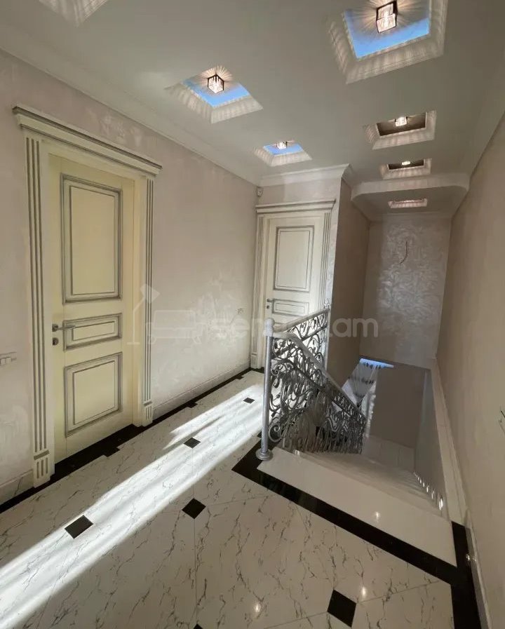 4 Սենյականոց Բնակարան Նորակառույցում, 170քմ, 3/3 հարկ, Դիզայներական Վերանորոգված