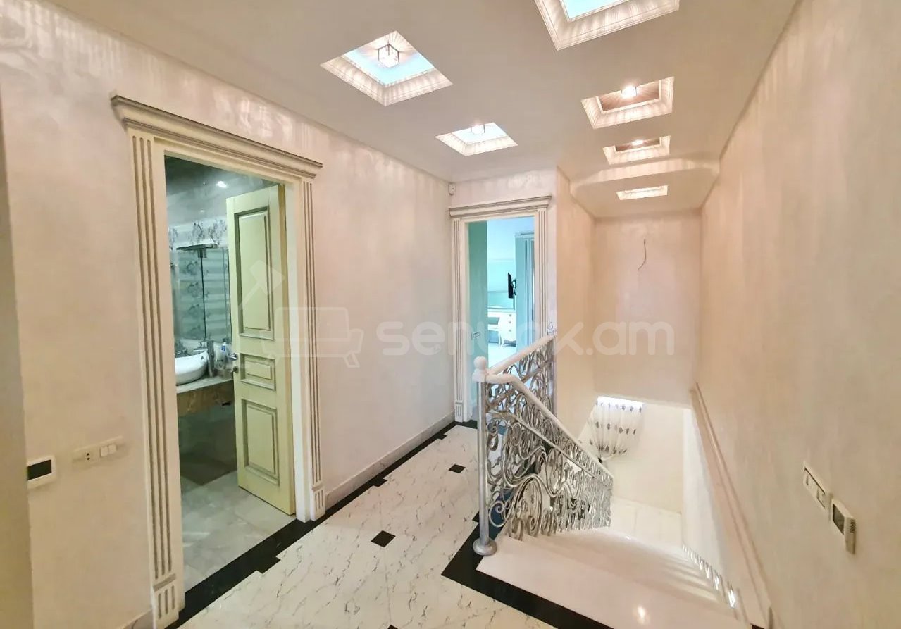 4 Սենյականոց Բնակարան Նորակառույցում, 170քմ, 3/3 հարկ, Դիզայներական Վերանորոգված