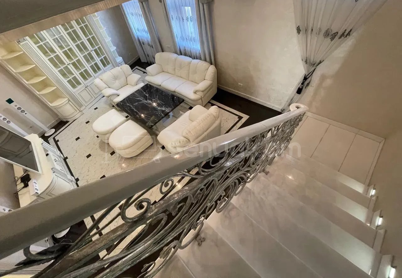 4 Սենյականոց Բնակարան Նորակառույցում, 170քմ, 3/3 հարկ, Դիզայներական Վերանորոգված