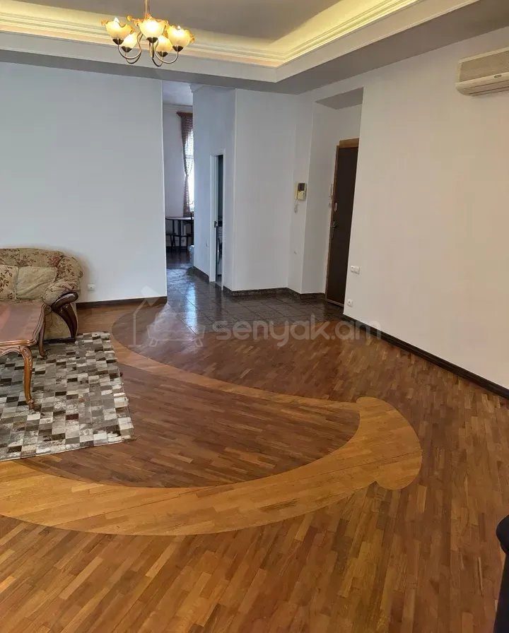 3 Սենյականոց Բնակարան Քարե Շենքում, 105քմ, 4/4 հարկ, Կապիտալ Վերանորոգված