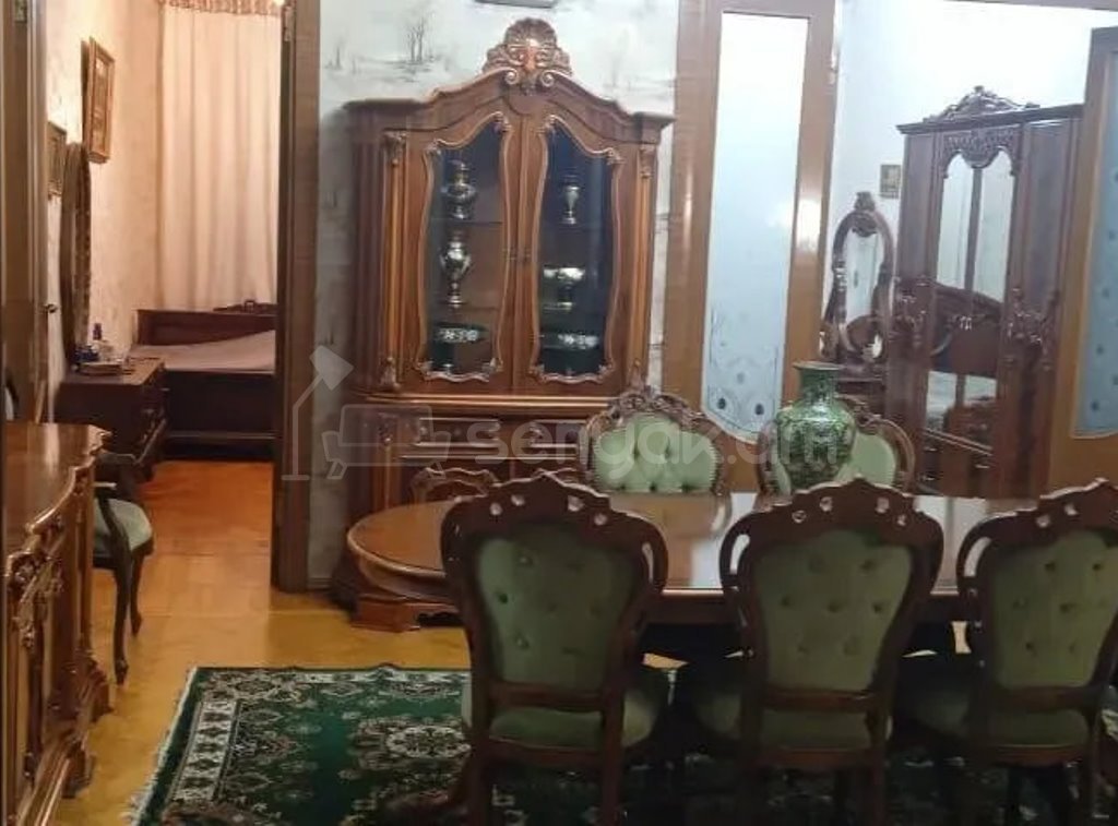 3 Սենյականոց Բնակարան Քարե Շենքում, 110քմ, 2/3 հարկ, Կապիտալ Վերանորոգված