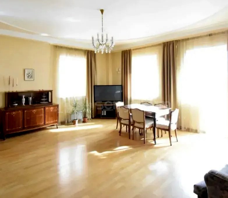 5 Սենյականոց Բնակարան Նորակառույցում, 185քմ, 5/9 հարկ, Կապիտալ Վերանորոգված