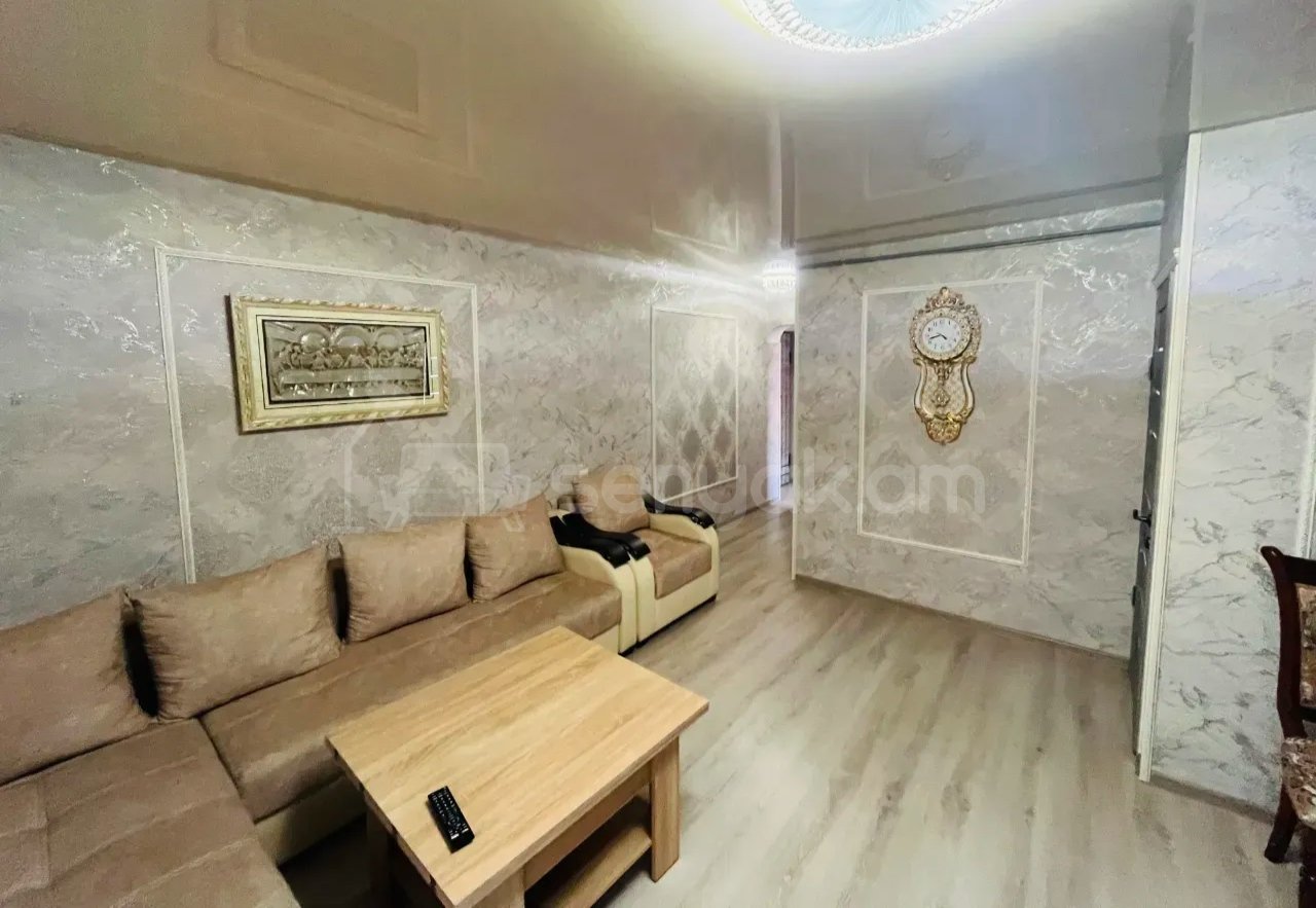 3 Սենյականոց Բնակարան Քարե Շենքում, 50քմ, 3/4 հարկ, Դիզայներական Վերանորոգված