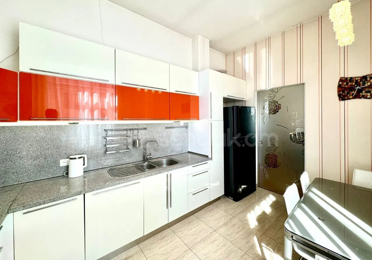 4 Սենյականոց Բնակարան Քարե Շենքում, 113քմ, 5/5 հարկ, Դիզայներական Վերանորոգված