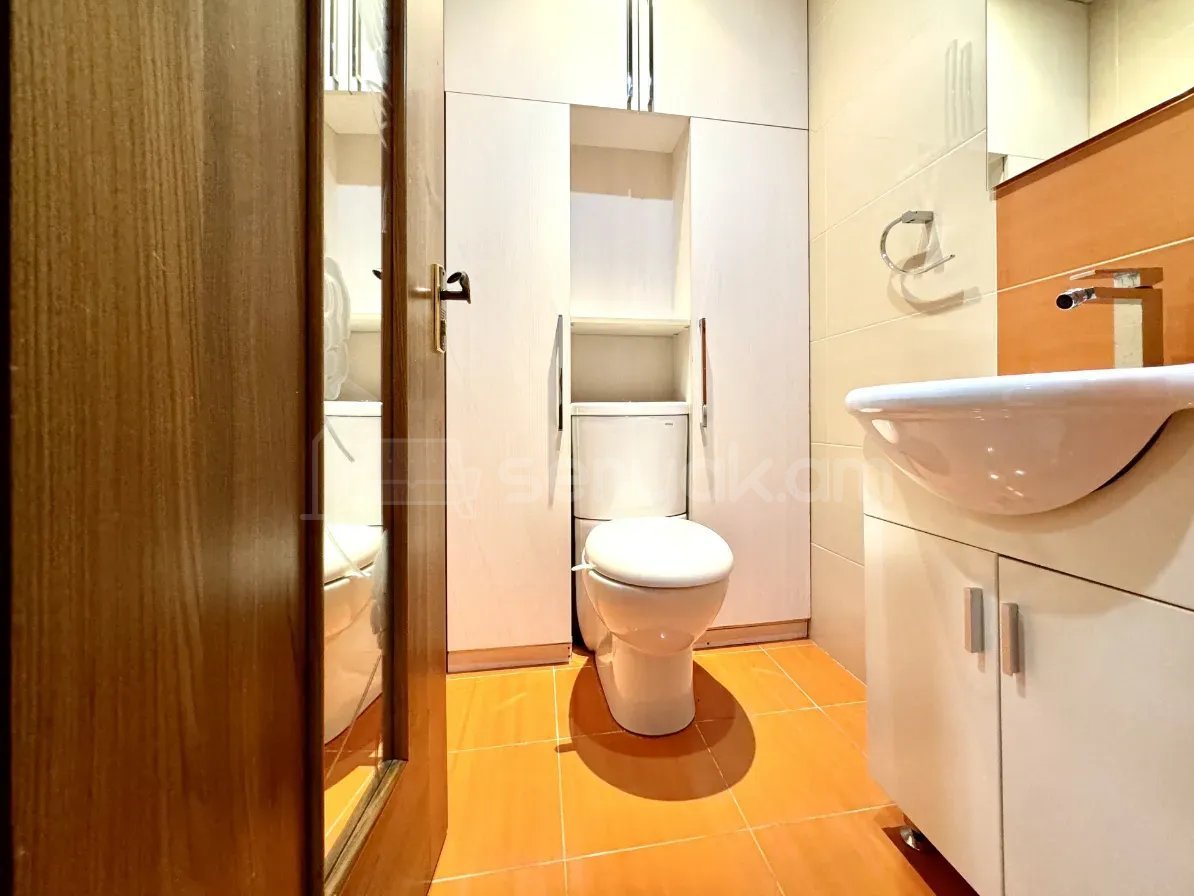 4 Սենյականոց Բնակարան Քարե Շենքում, 113քմ, 5/5 հարկ, Դիզայներական Վերանորոգված