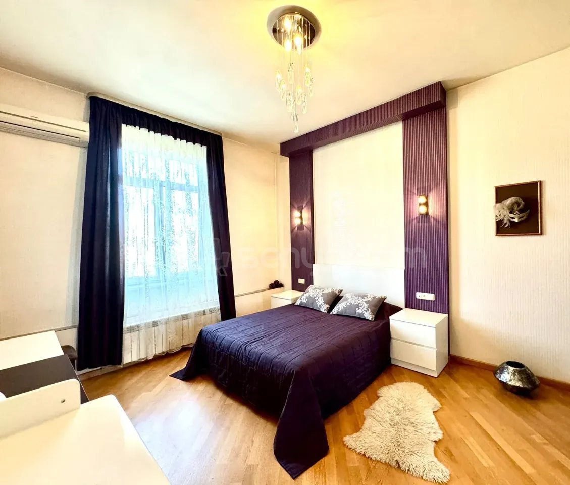 4 Սենյականոց Բնակարան Քարե Շենքում, 113քմ, 5/5 հարկ, Դիզայներական Վերանորոգված