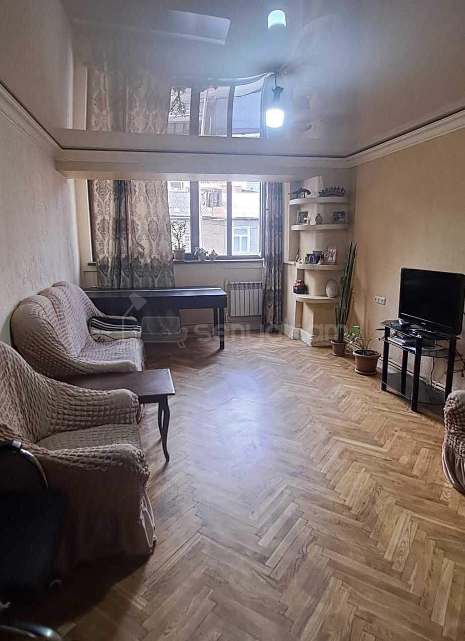 3 Սենյականոց Բնակարան, 65քմ, 2/9 հարկ, Նորմալ Վիճակում