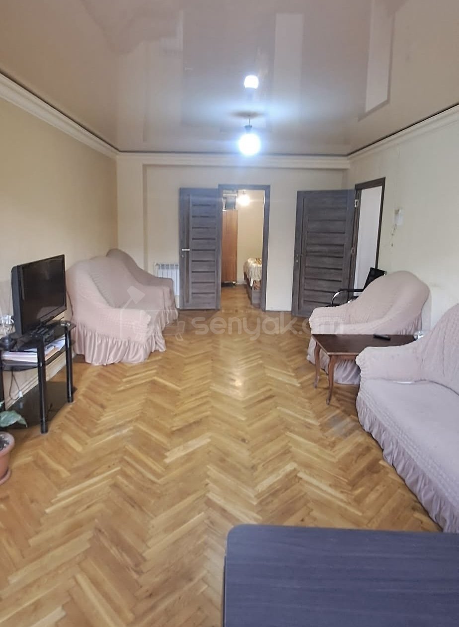 3 Սենյականոց Բնակարան, 65քմ, 2/9 հարկ, Նորմալ Վիճակում