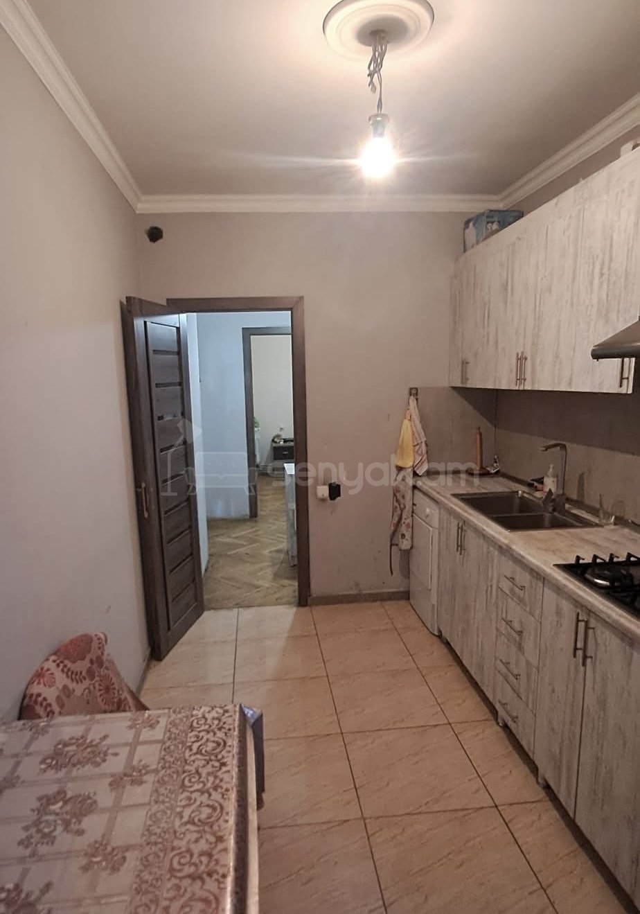 3 Սենյականոց Բնակարան, 65քմ, 2/9 հարկ, Նորմալ Վիճակում