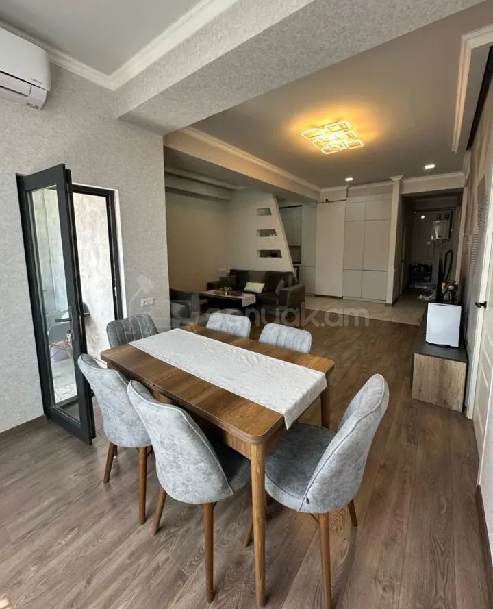 3 Սենյականոց Բնակարան Նորակառույցում, 78քմ, 3/4 հարկ, Դիզայներական Վերանորոգված