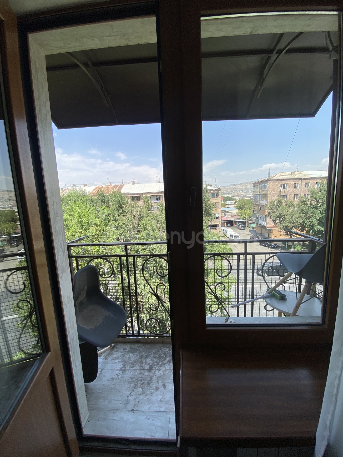 2 Սենյականոց Բնակարան Քարե Շենքում, 45քմ, 5/5 հարկ, Դիզայներական Վերանորոգված, Կահավորված, Արևկող