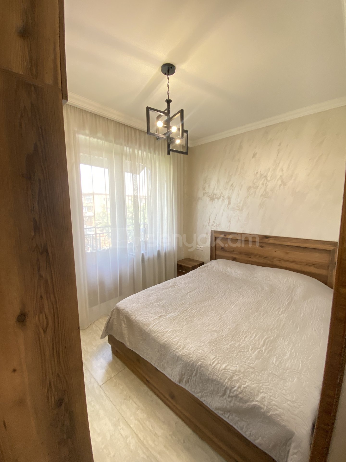 2 Սենյականոց Բնակարան Քարե Շենքում, 45քմ, 5/5 հարկ, Դիզայներական Վերանորոգված, Կահավորված, Արևկող