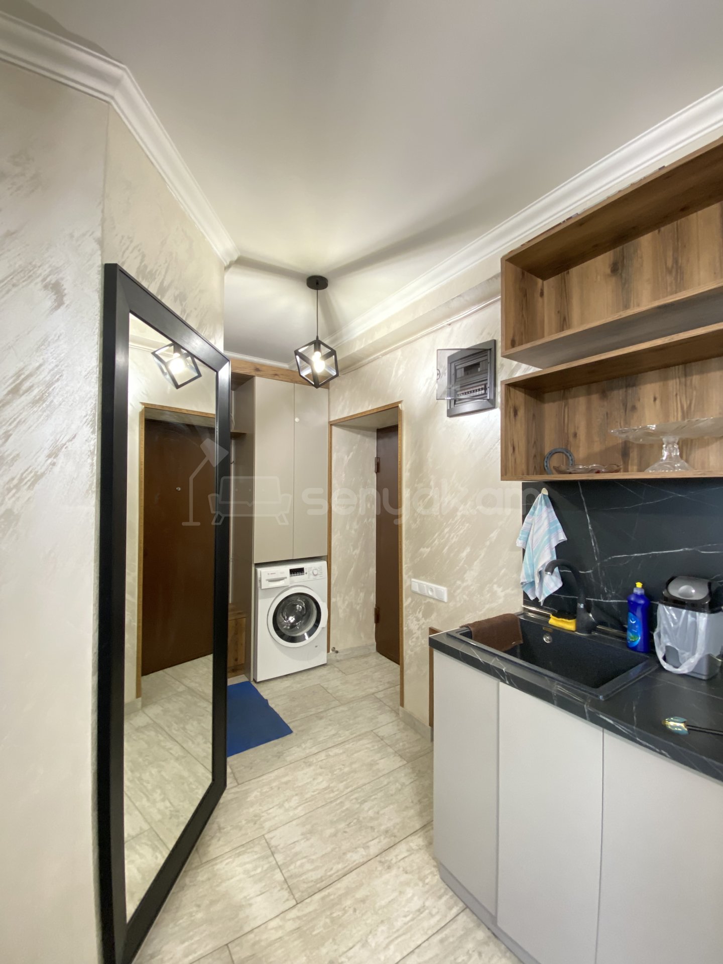 2 Սենյականոց Բնակարան Քարե Շենքում, 45քմ, 5/5 հարկ, Դիզայներական Վերանորոգված, Կահավորված, Արևկող