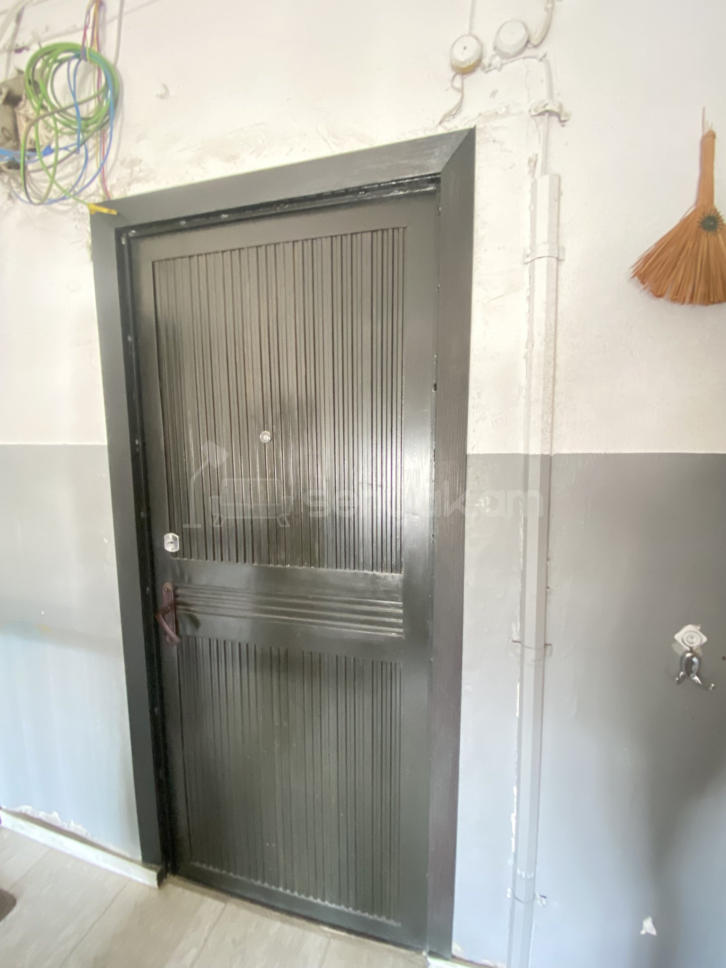 2 Սենյականոց Բնակարան Քարե Շենքում, 45քմ, 5/5 հարկ, Դիզայներական Վերանորոգված, Կահավորված, Արևկող