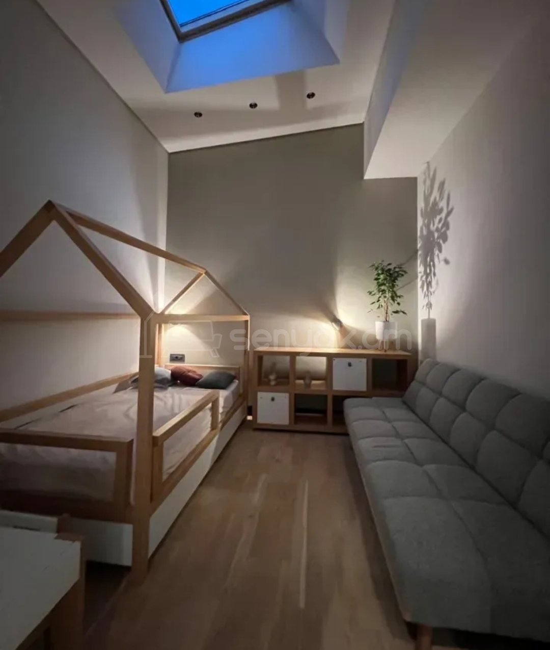 3 Սենյականոց Բնակարան Քարե Շենքում, 97քմ, 5/5 հարկ, Դիզայներական Վերանորոգված