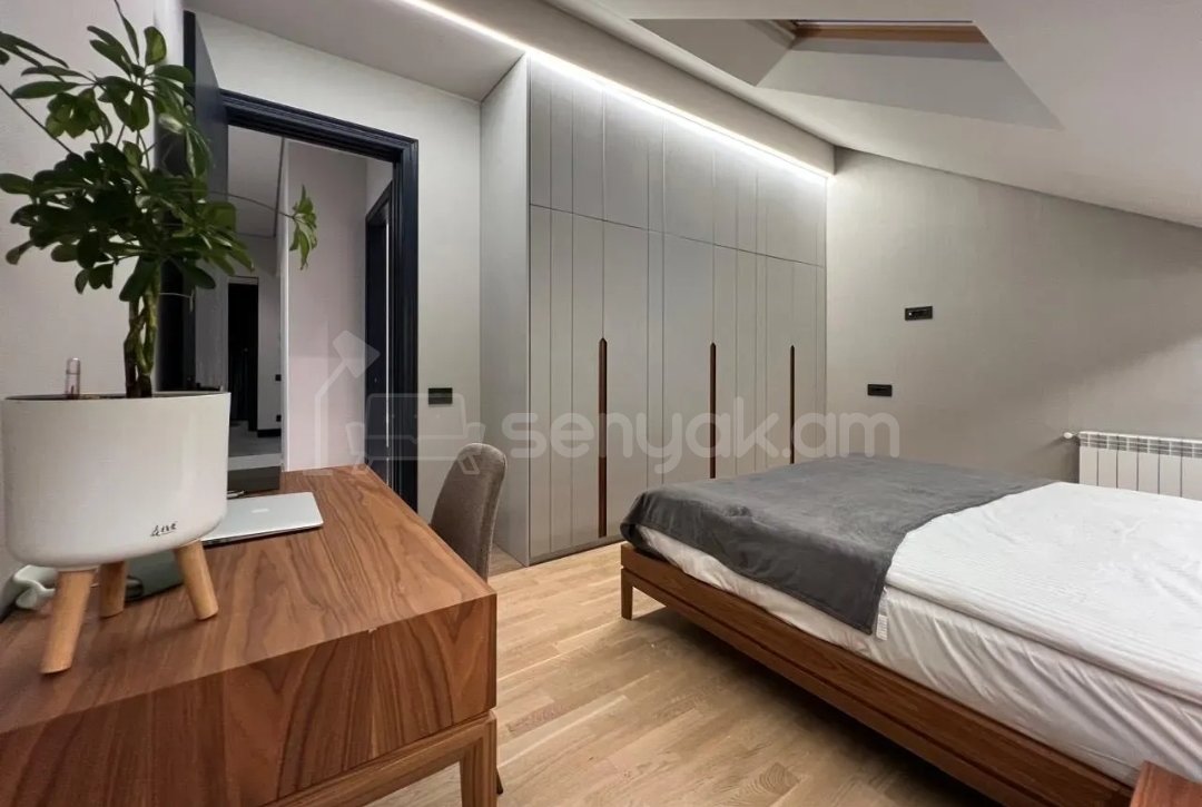 3 Սենյականոց Բնակարան Քարե Շենքում, 97քմ, 5/5 հարկ, Դիզայներական Վերանորոգված