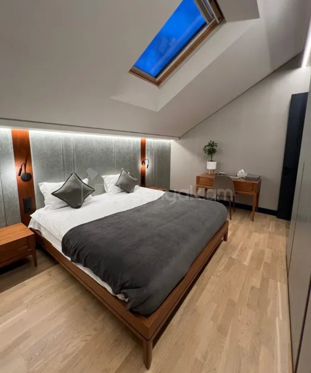 3 Սենյականոց Բնակարան Քարե Շենքում, 97քմ, 5/5 հարկ, Դիզայներական Վերանորոգված