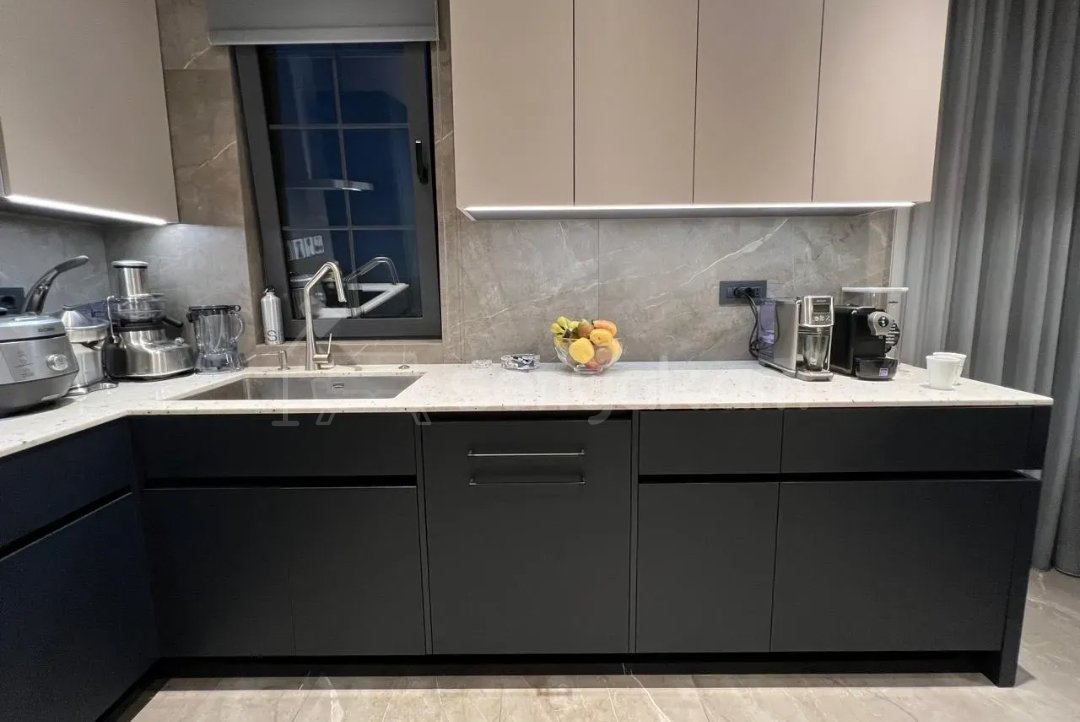 3 Սենյականոց Բնակարան Քարե Շենքում, 97քմ, 5/5 հարկ, Դիզայներական Վերանորոգված