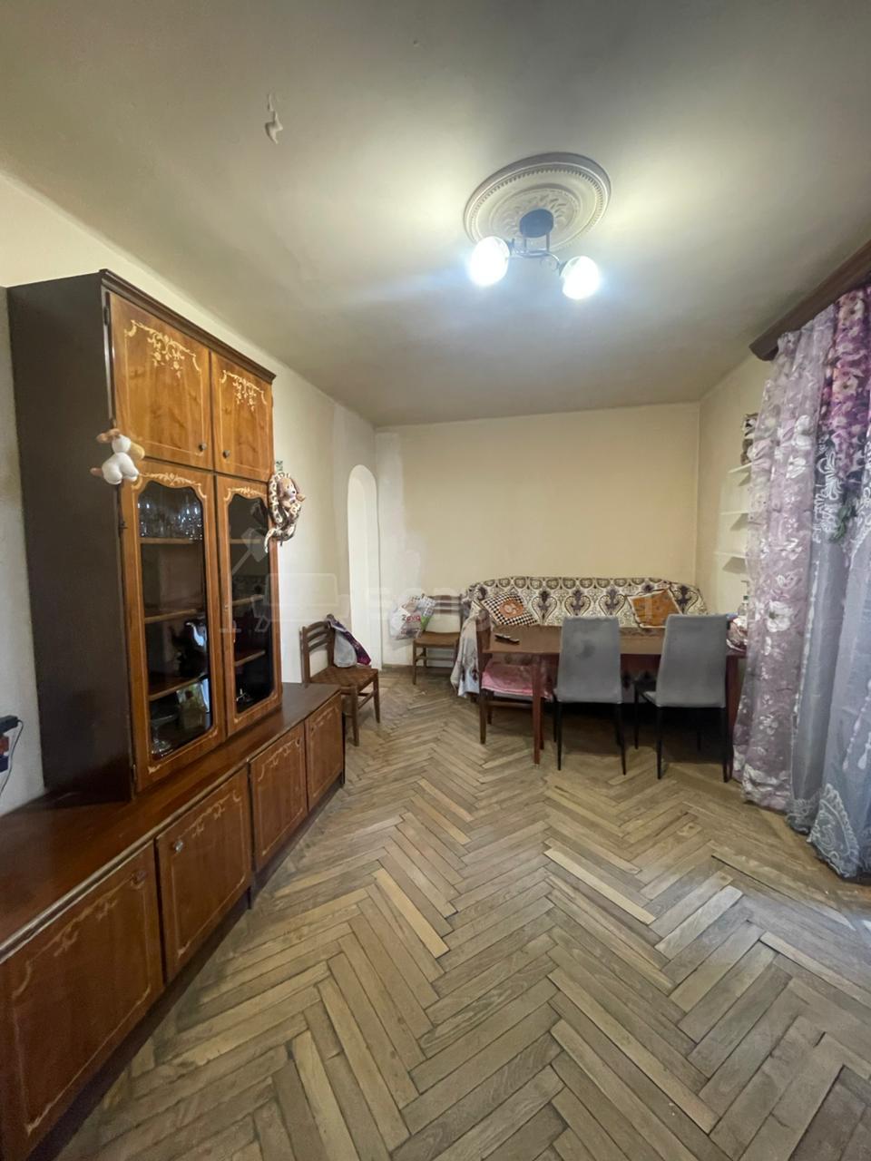 3 Սենյականոց Բնակարան Քարե Շենքում, 57քմ, 4/4 հարկ, Կոսմետիկ Վերանորոգված, Կահավորված, Արևկող