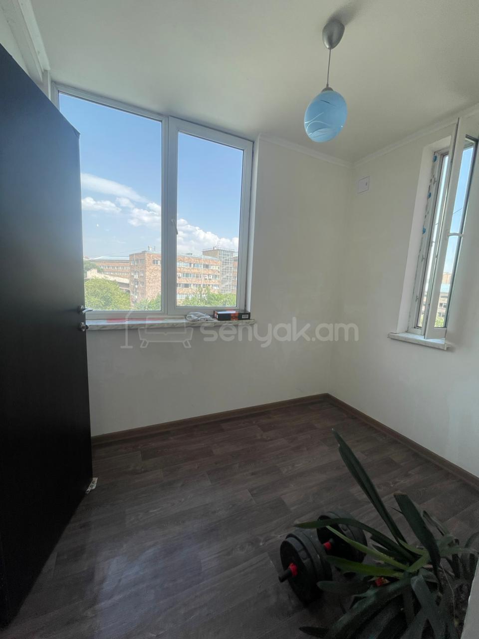 3 Սենյականոց Բնակարան Քարե Շենքում, 57քմ, 4/4 հարկ, Կոսմետիկ Վերանորոգված, Կահավորված, Արևկող