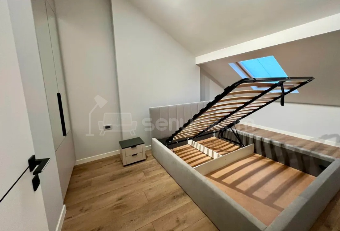 3 Սենյականոց Բնակարան Քարե Շենքում, 70քմ, 5/5 հարկ, Դիզայներական Վերանորոգված